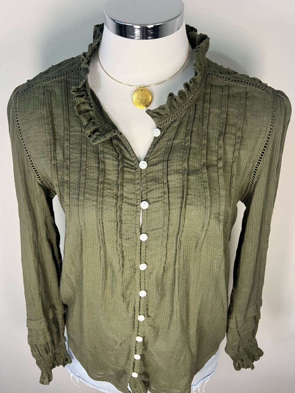 Quince Organic Cotton Peasant Blouse Size S Green Textured Ruffle Neck Button - Picture 3 of 9